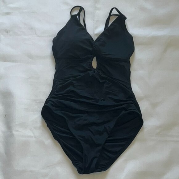 La Blanca Island Goddess Underwire Lace Up One Piece in Black - Picture 6 of 8